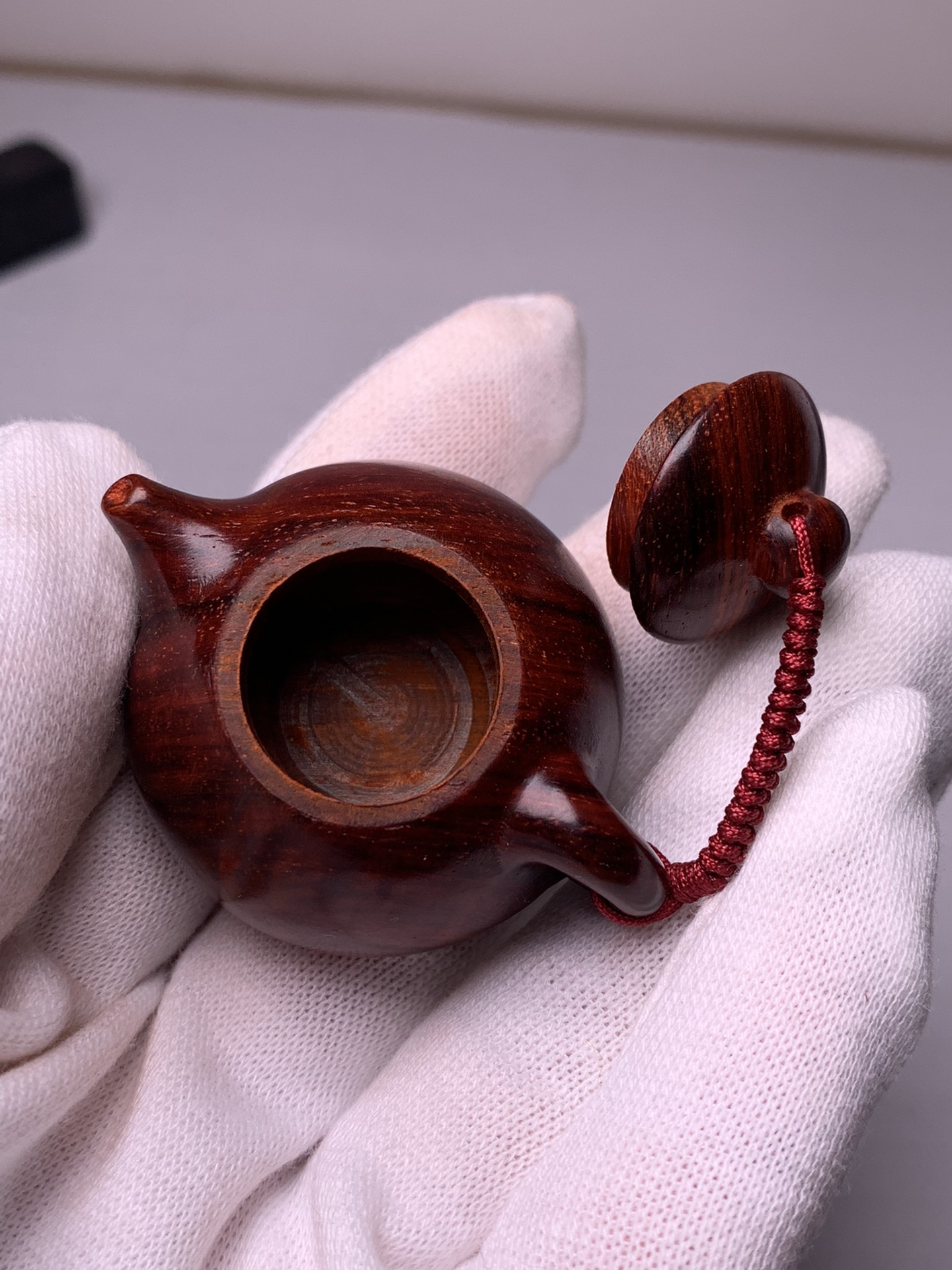 数控车床加工的小茶壶印度小叶紫檀木雕刻茶壶装饰摆件手把件
